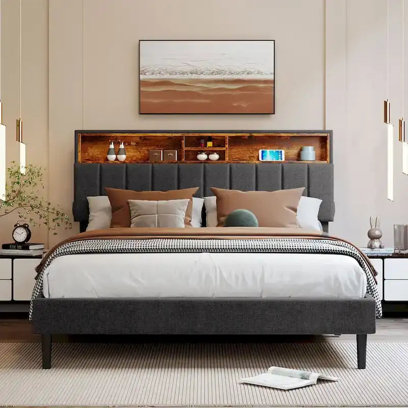 Letto a piattaforma imbottito con testiera contenitore