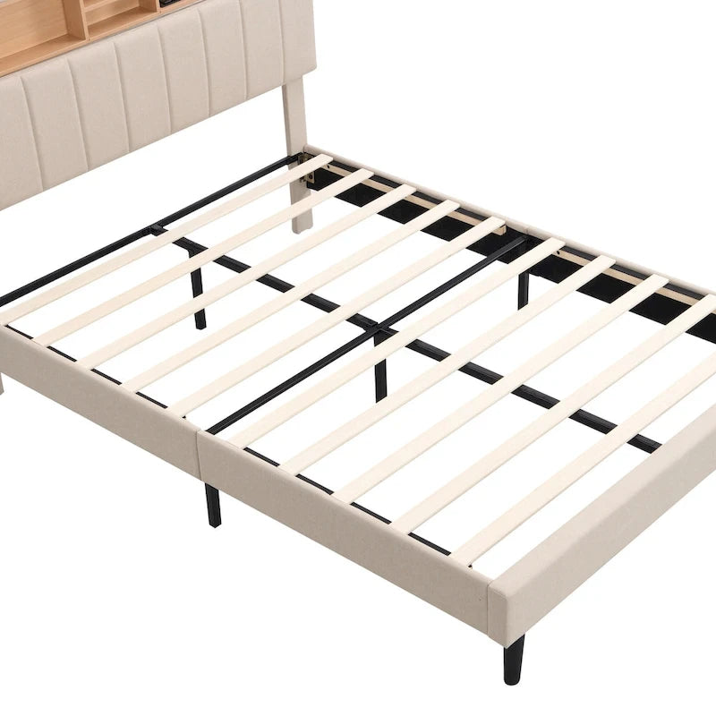 Letto a piattaforma imbottito con testiera contenitore