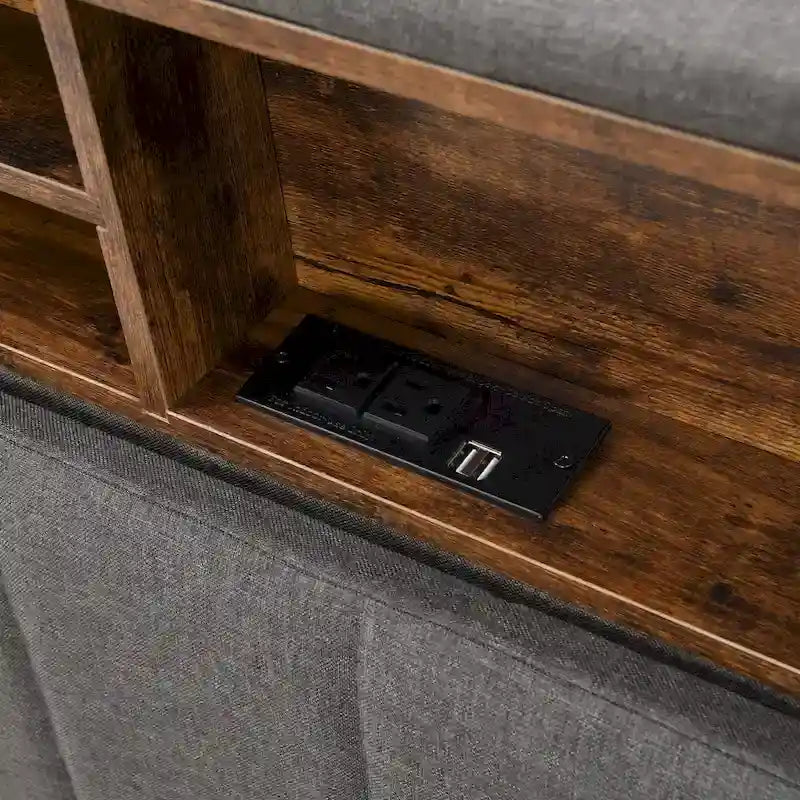 Letto a piattaforma imbottito con testiera contenitore