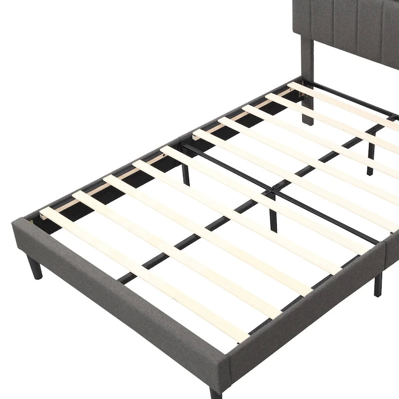 Letto a piattaforma imbottito con testiera contenitore