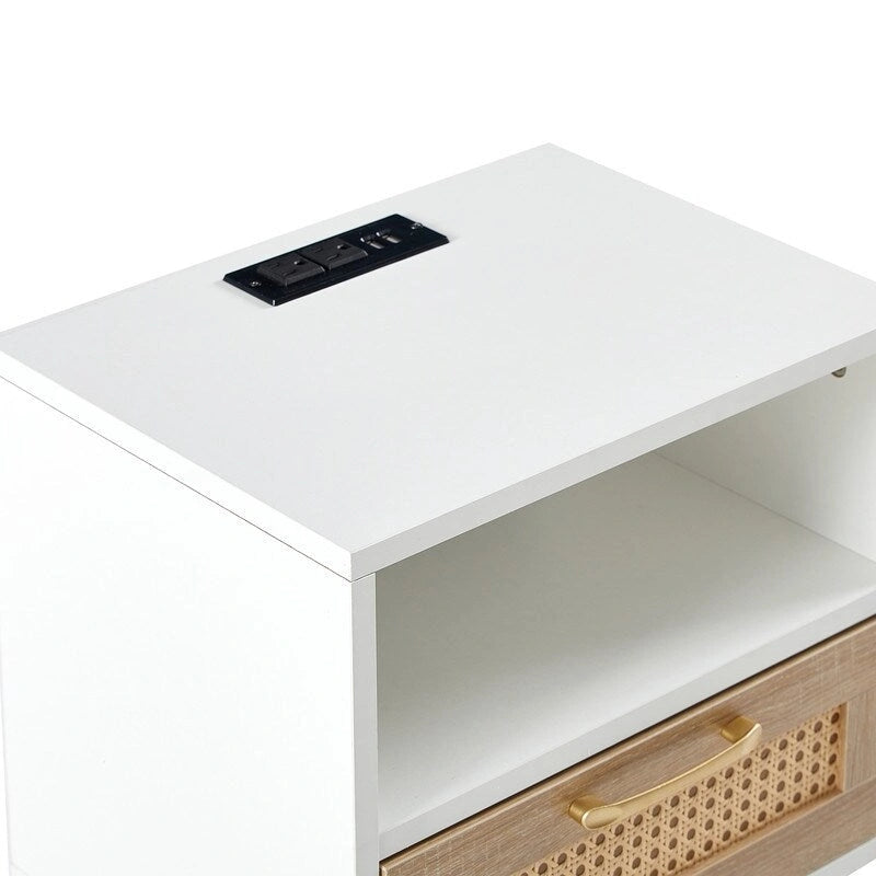 Nachttisch aus Rattan mit Ladestation und Schublade