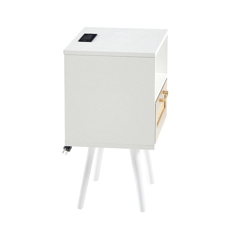 Nachttisch aus Rattan mit Ladestation und Schublade