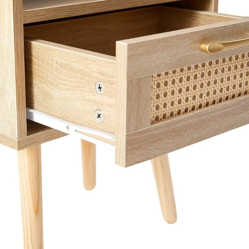 Nachttisch aus Rattan mit Ladestation und Schublade