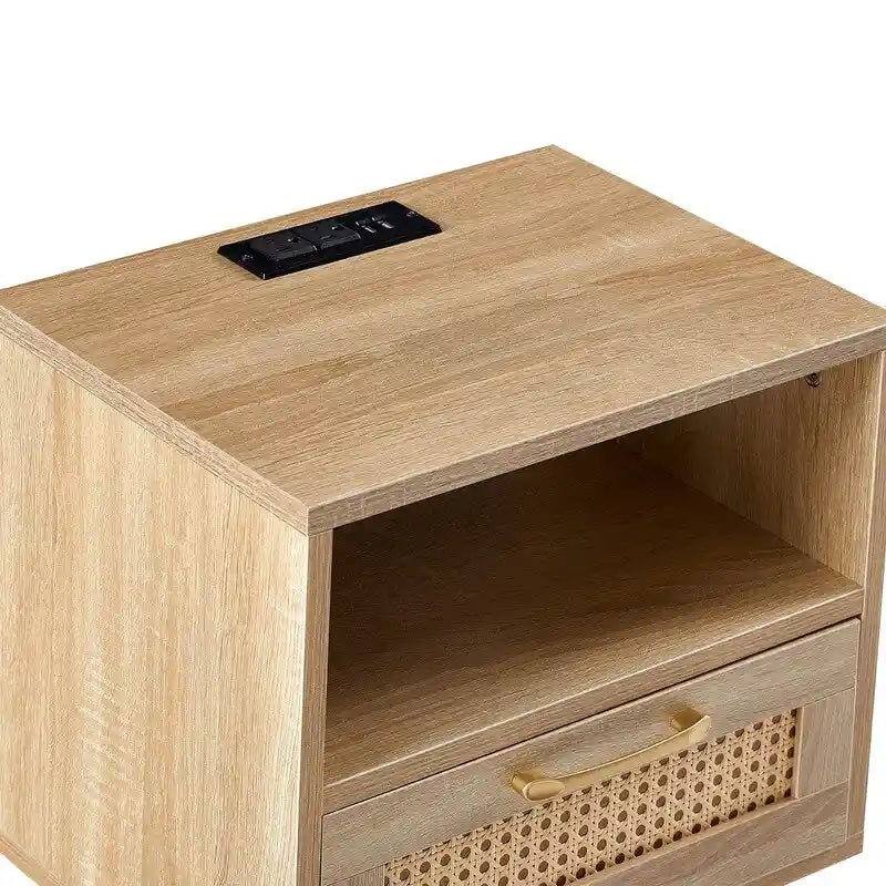 Nachttisch aus Rattan mit Ladestation und Schublade