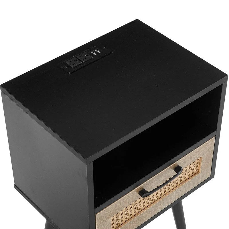 Nachttisch aus Rattan mit Ladestation und Schublade