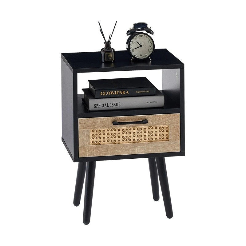 Nachttisch aus Rattan mit Ladestation und Schublade